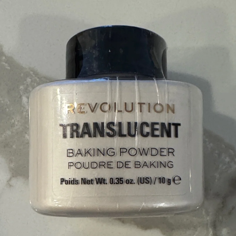 🌸5/$25🌸 Revolution translucent baking powder